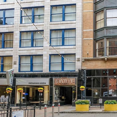Апартаменты Frontdesk 2063 East 4Th Street Apts Downtown Кливленд Экстерьер фото