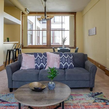 Апартаменты Frontdesk 2063 East 4Th Street Apts Downtown Кливленд Экстерьер фото